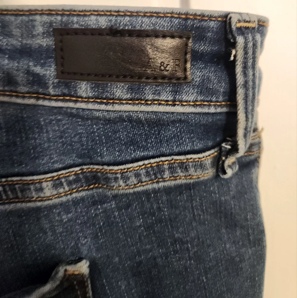 Abercrombie & Fitch Distressed Super Skinny High Rise Jegging Curve Love Size 24 - Picture 4 of 4